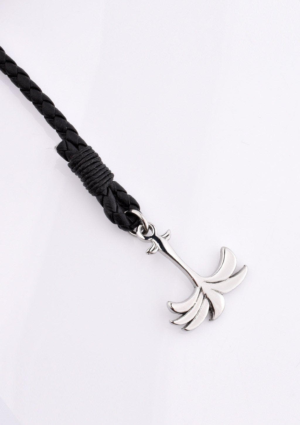 Starlight - Season two Palm anchor bracelet with black leather. Close up with details.