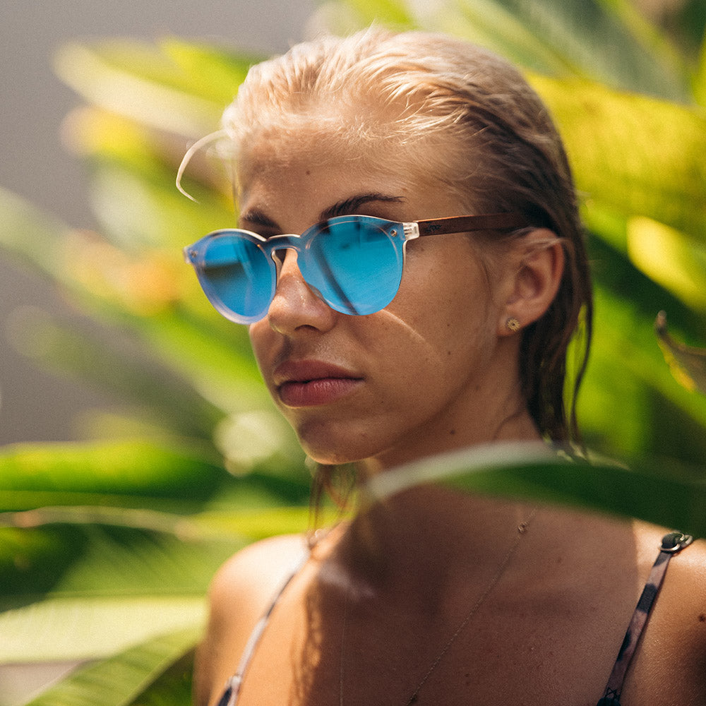 Light and comfortable wooden sunglasses.
