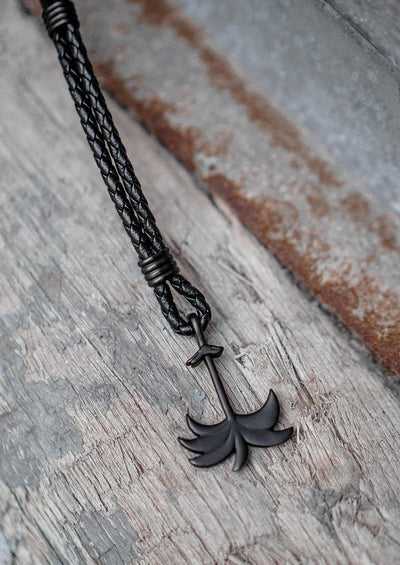 Pitch Black - Palm anchor bracelet with black leather. Outside shoot.