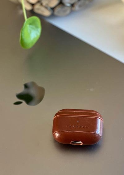 Zerpico Leather Airpods case. More detail photo showing the beautiful brown leather.