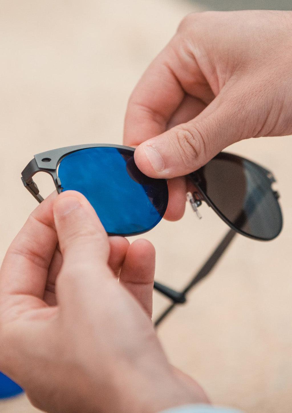 Clubmaster Sunglasses V2 - How to change the lenses.