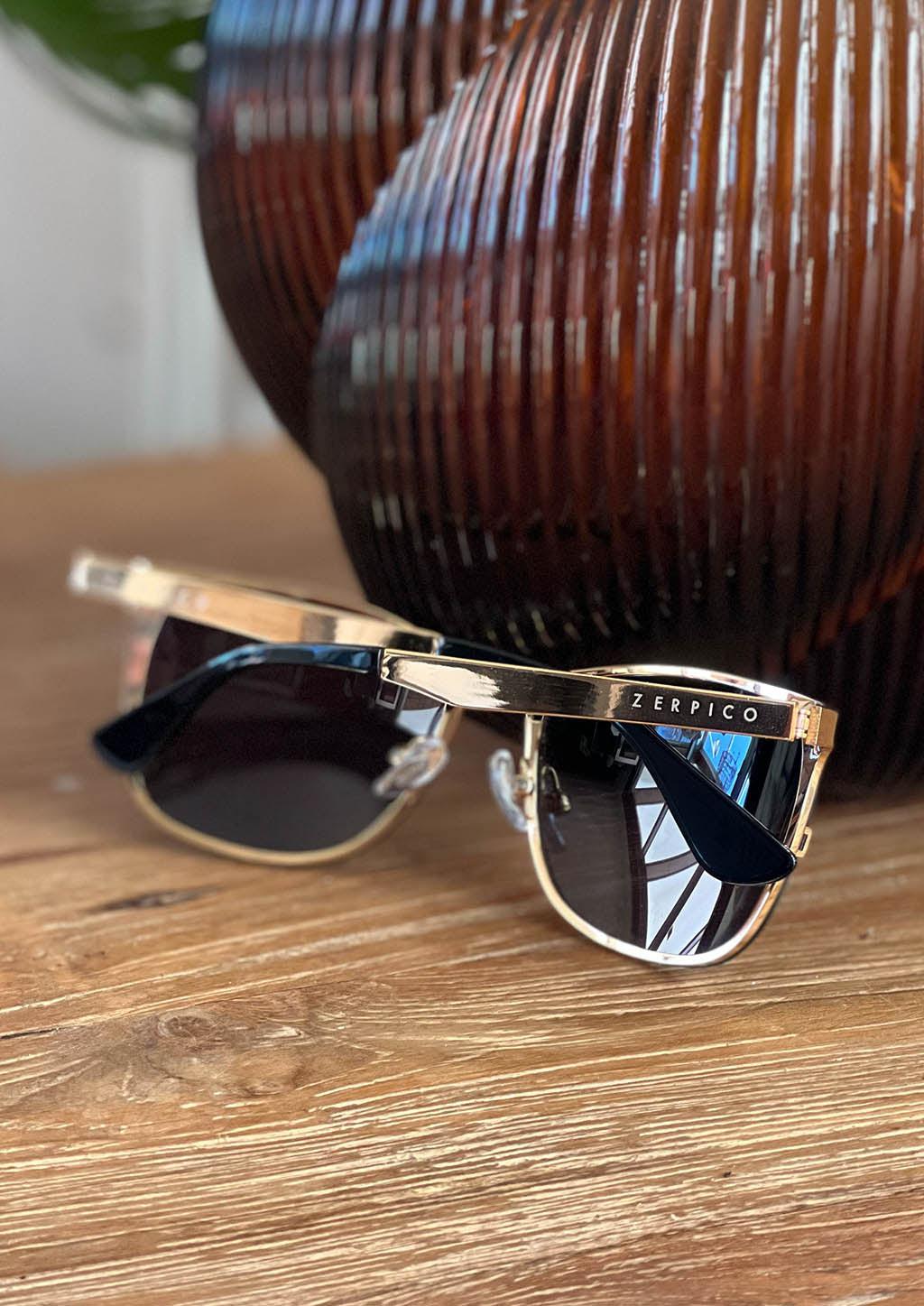 Titan - Titanium Wayfarer Sunglasses V2 - 24K Gold Plated with real gold. Detail photo showing the gold.