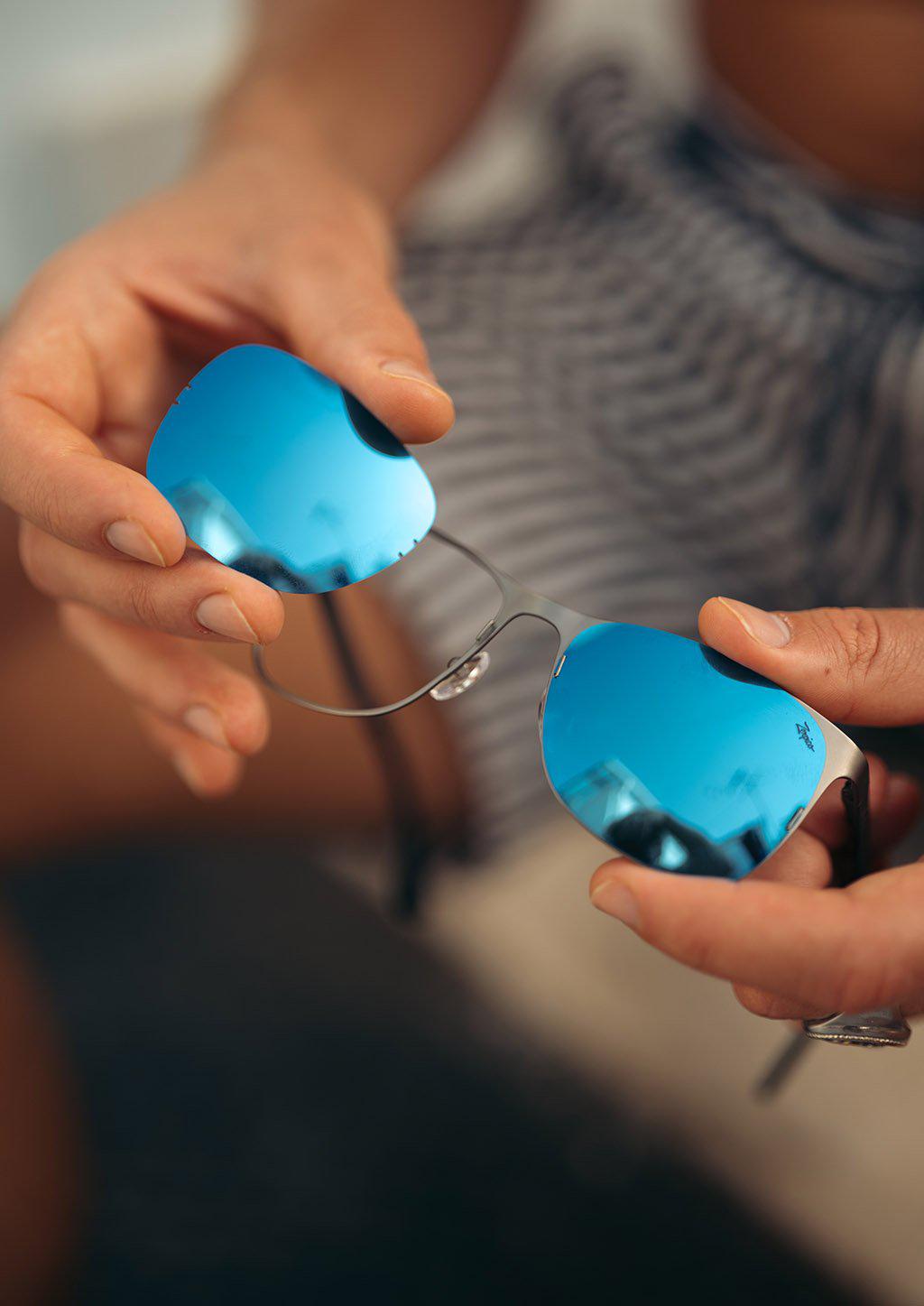Titan - Titanium Wayfarer Sunglasses V2 - Showing how easy it is to change lenses.