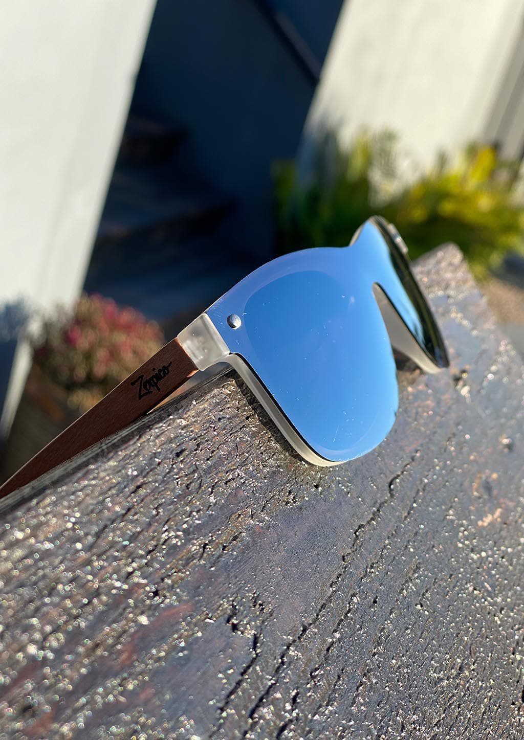 Eyewood tomorrow is our modern cool take on classic models. This is Perseus with silver mirror lenses. Nice wooden sunglasses outside in the sun in Sweden.